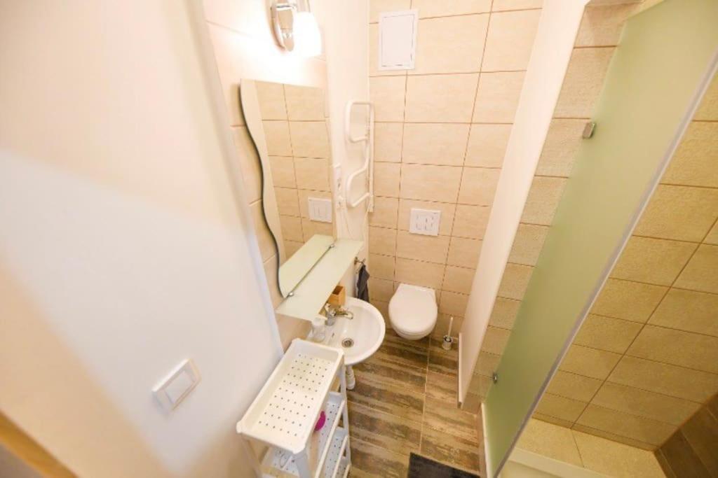 1 Bedroom Flat In Nyar Str., Central Budapesta Exterior foto