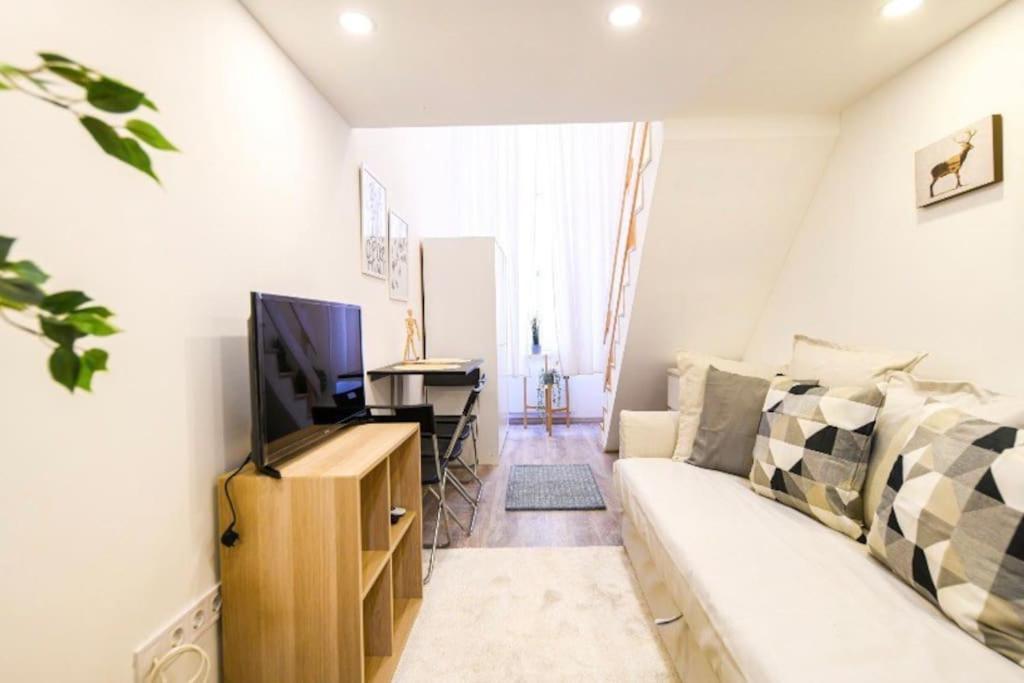 1 Bedroom Flat In Nyar Str., Central Budapesta Exterior foto