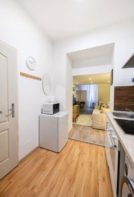 1 Bedroom Flat In Nyar Str., Central Budapesta Exterior foto