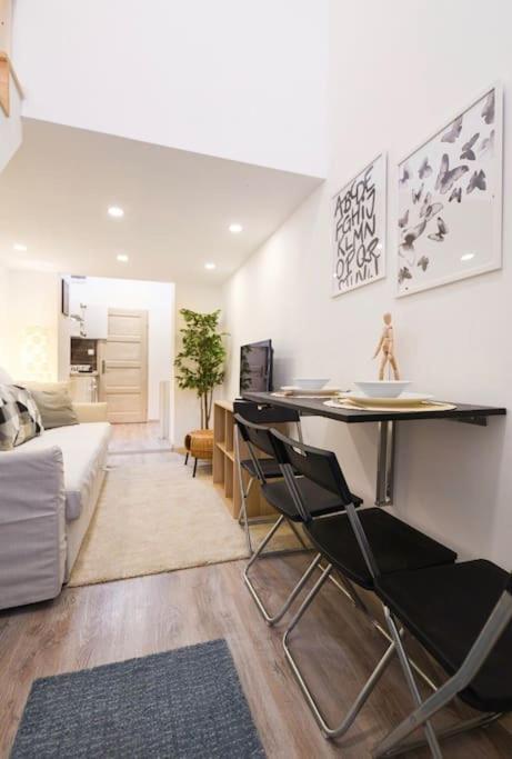 1 Bedroom Flat In Nyar Str., Central Budapesta Exterior foto